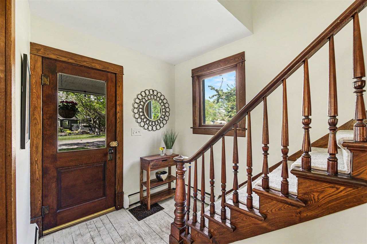 220 W Hurlbut Avenue