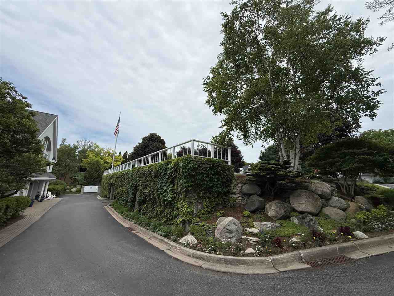 301 Michigan Avenue Unit: #8