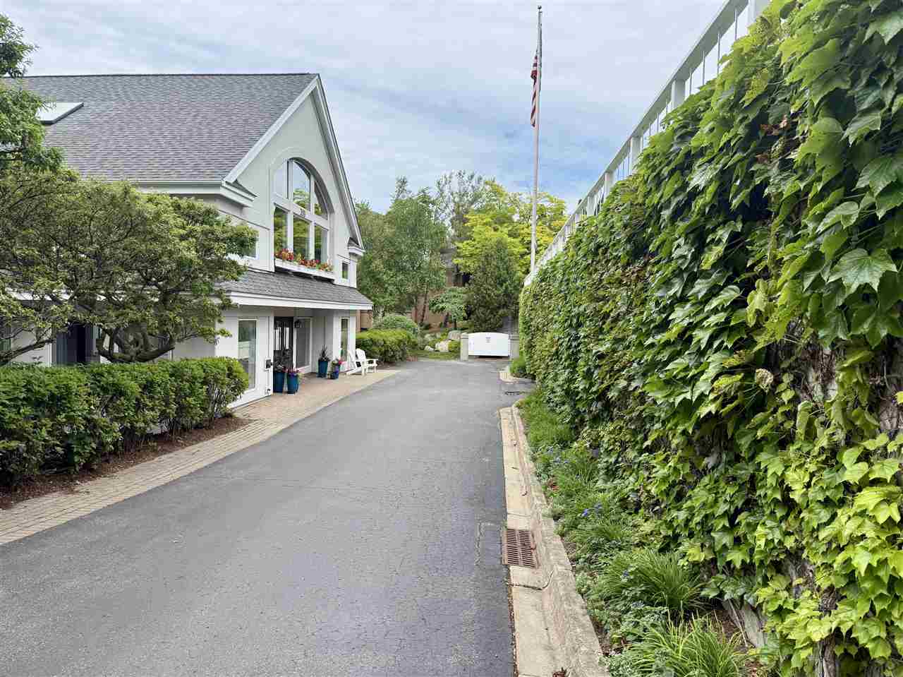 301 Michigan Avenue Unit: #8