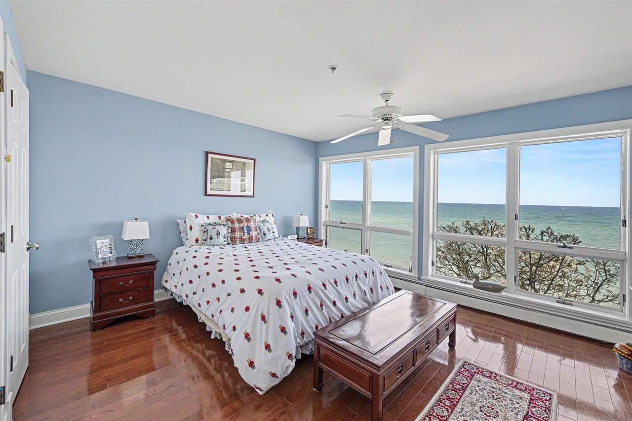 301 Michigan Avenue Unit: #8