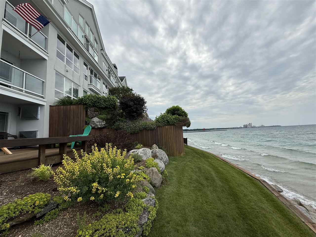 301 Michigan Avenue Unit: #8