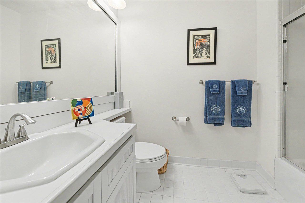 301 Michigan Avenue Unit: #8