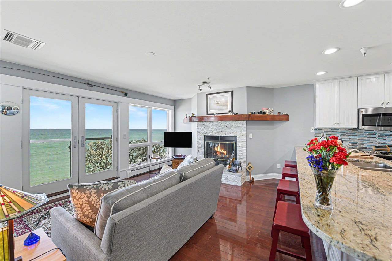 301 Michigan Avenue Unit: #8