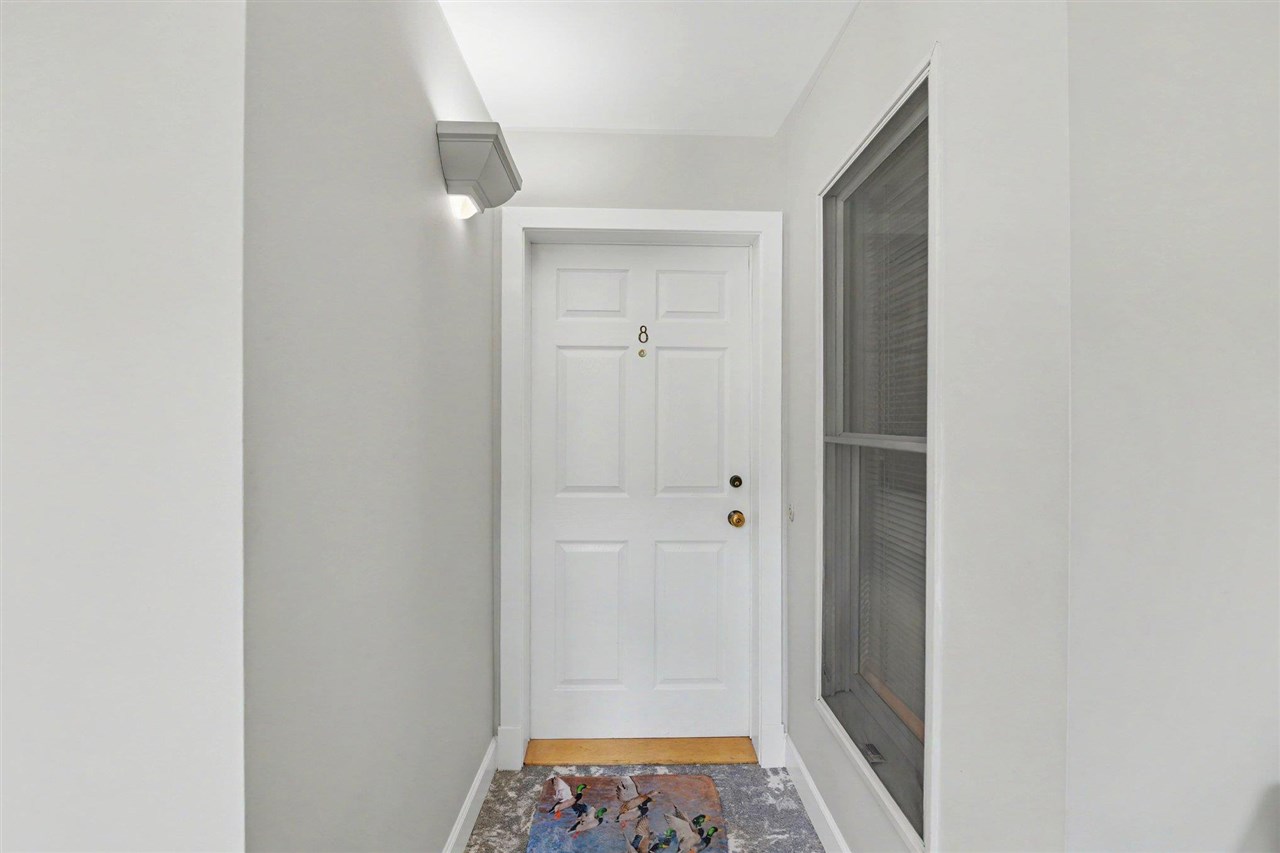 301 Michigan Avenue Unit: #8