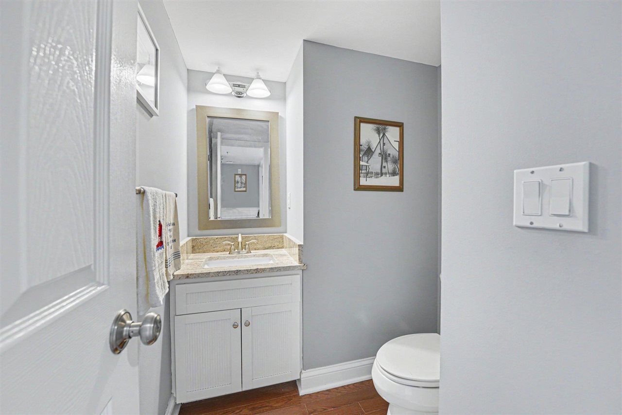 301 Michigan Avenue Unit: #8
