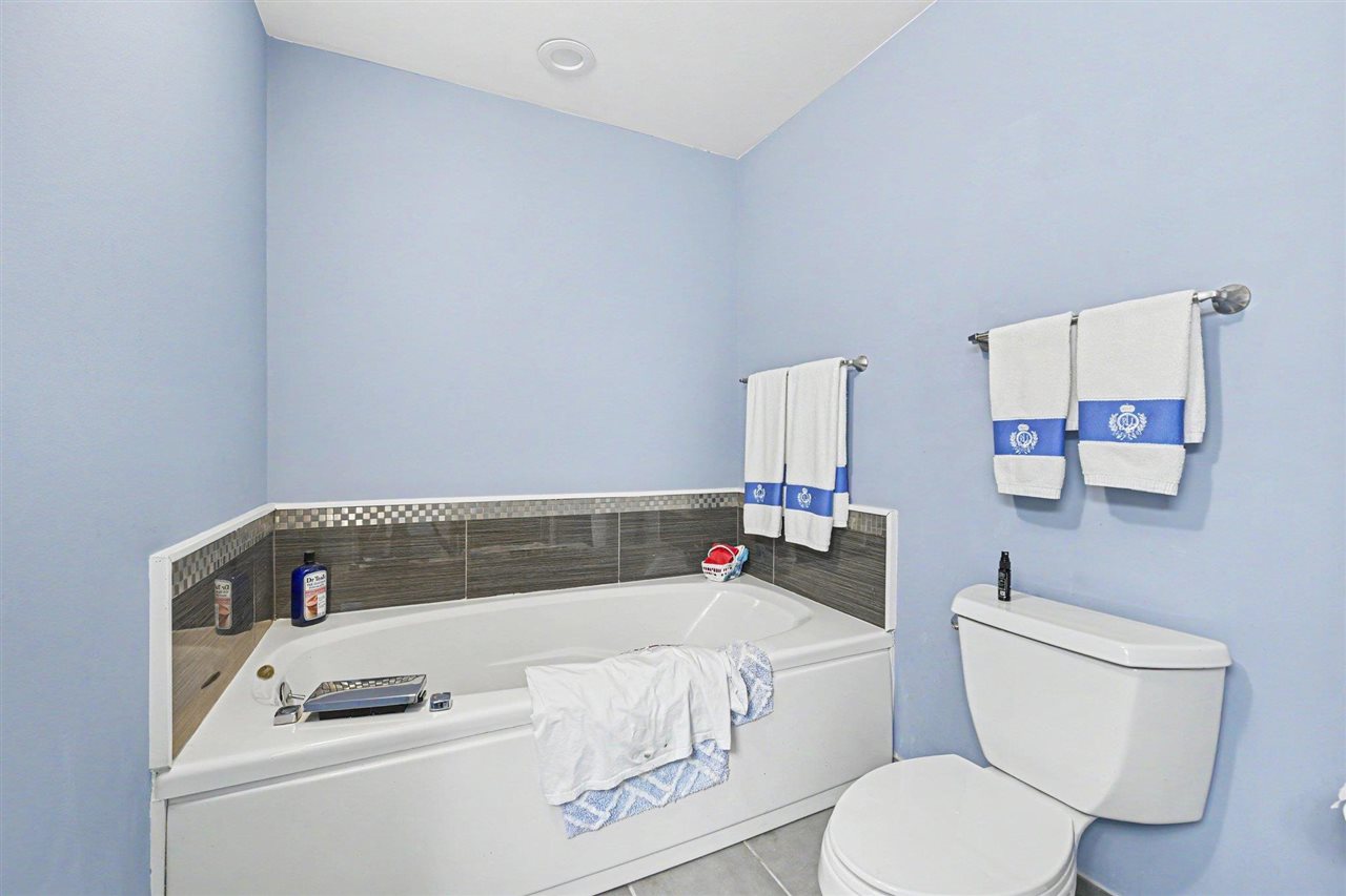 301 Michigan Avenue Unit: #8