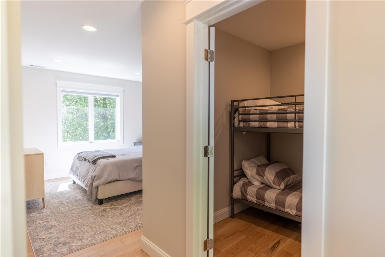 03312 Springwater Beach Road