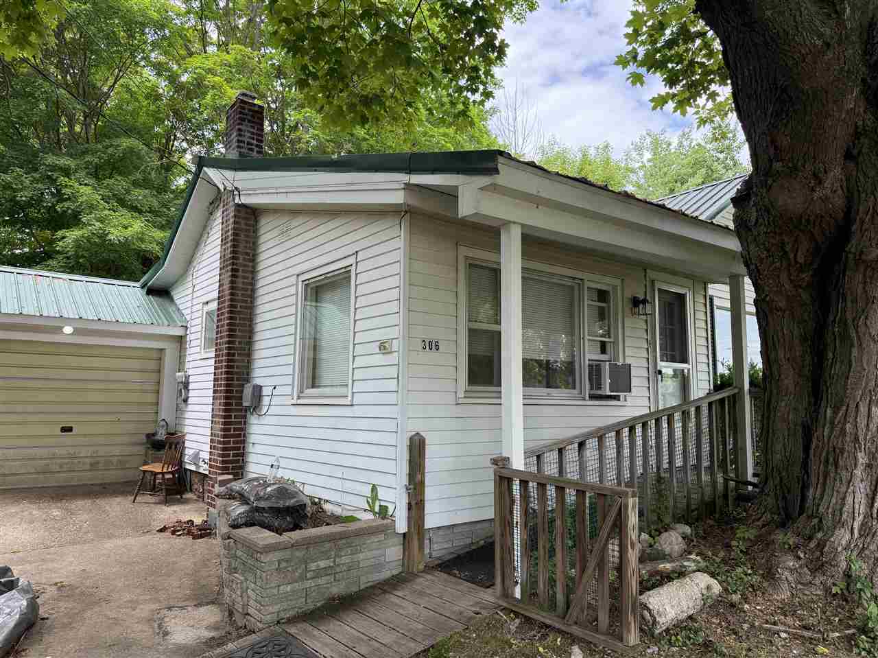 306 Echo Street