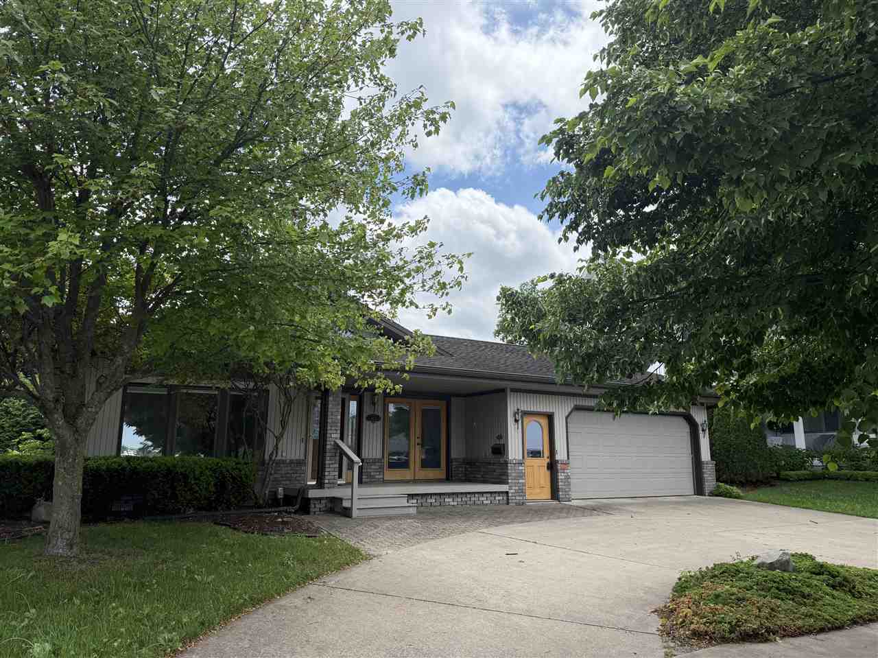 417 Front Street