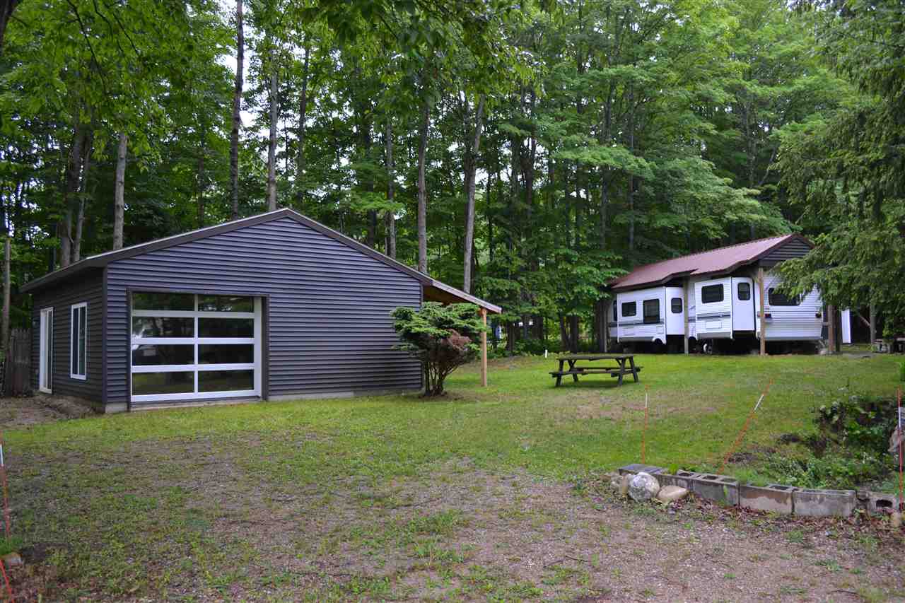 5685 Six Mile Lake Road