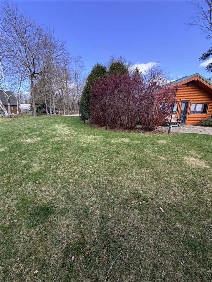 647 Woodland Drive