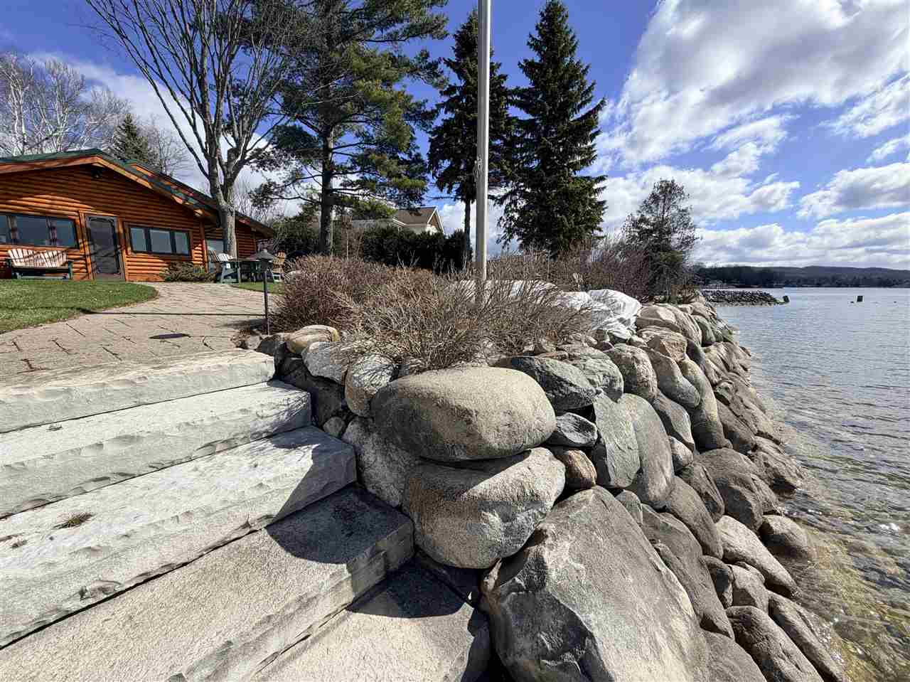 647 Woodland Drive