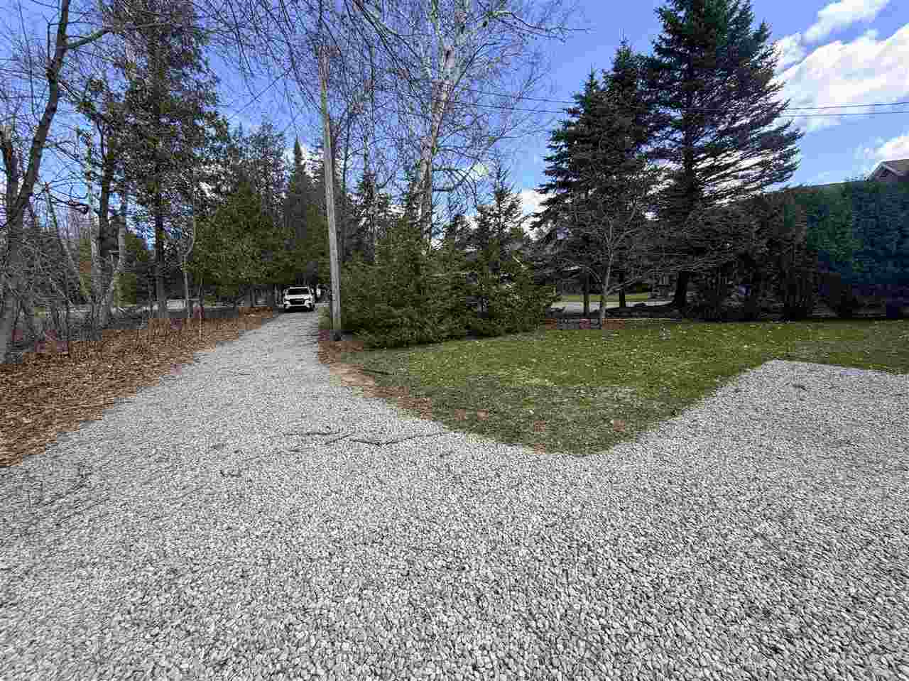 647 Woodland Drive