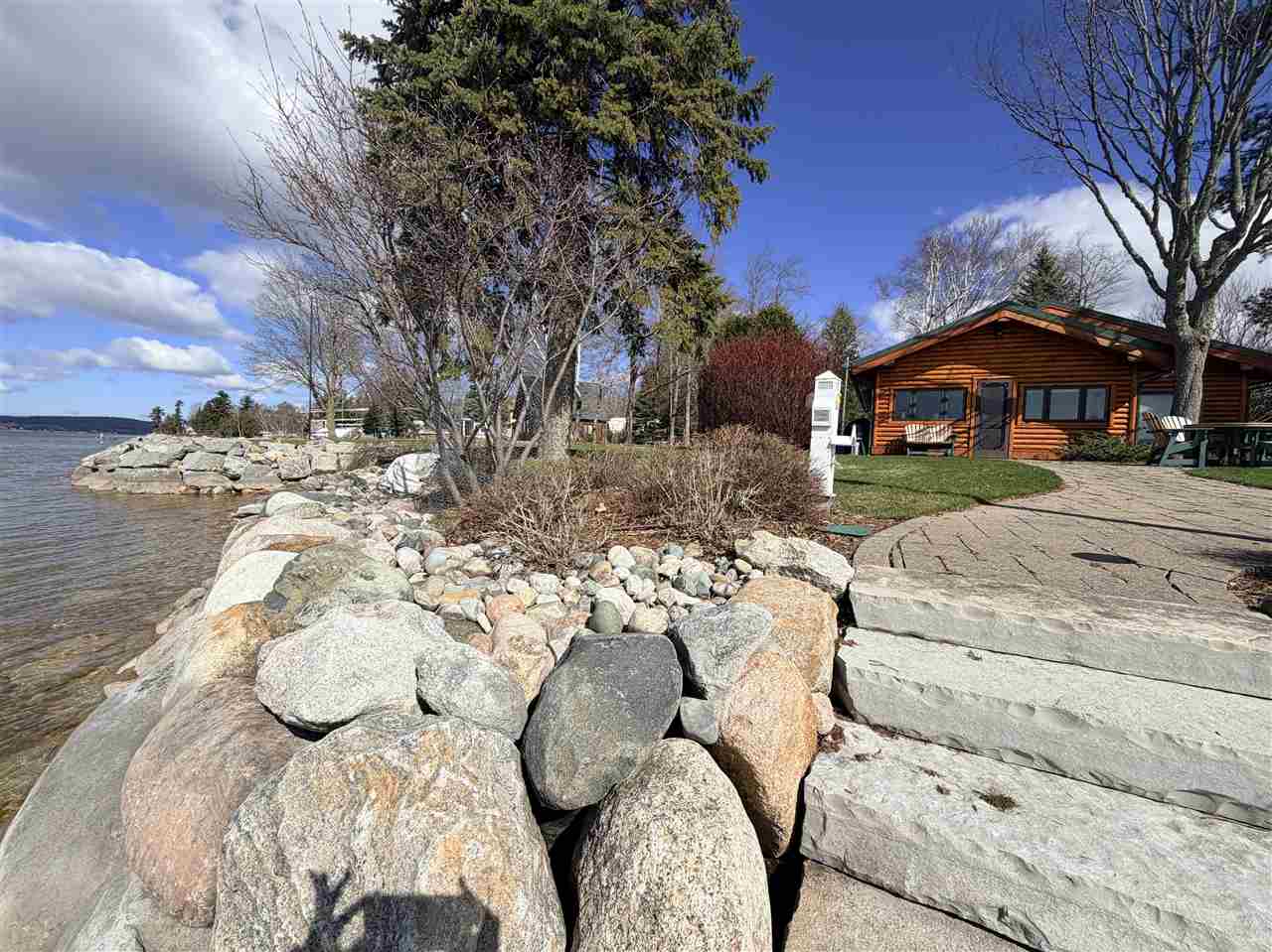 647 Woodland Drive