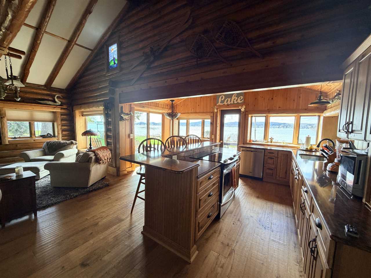 647 Woodland Drive