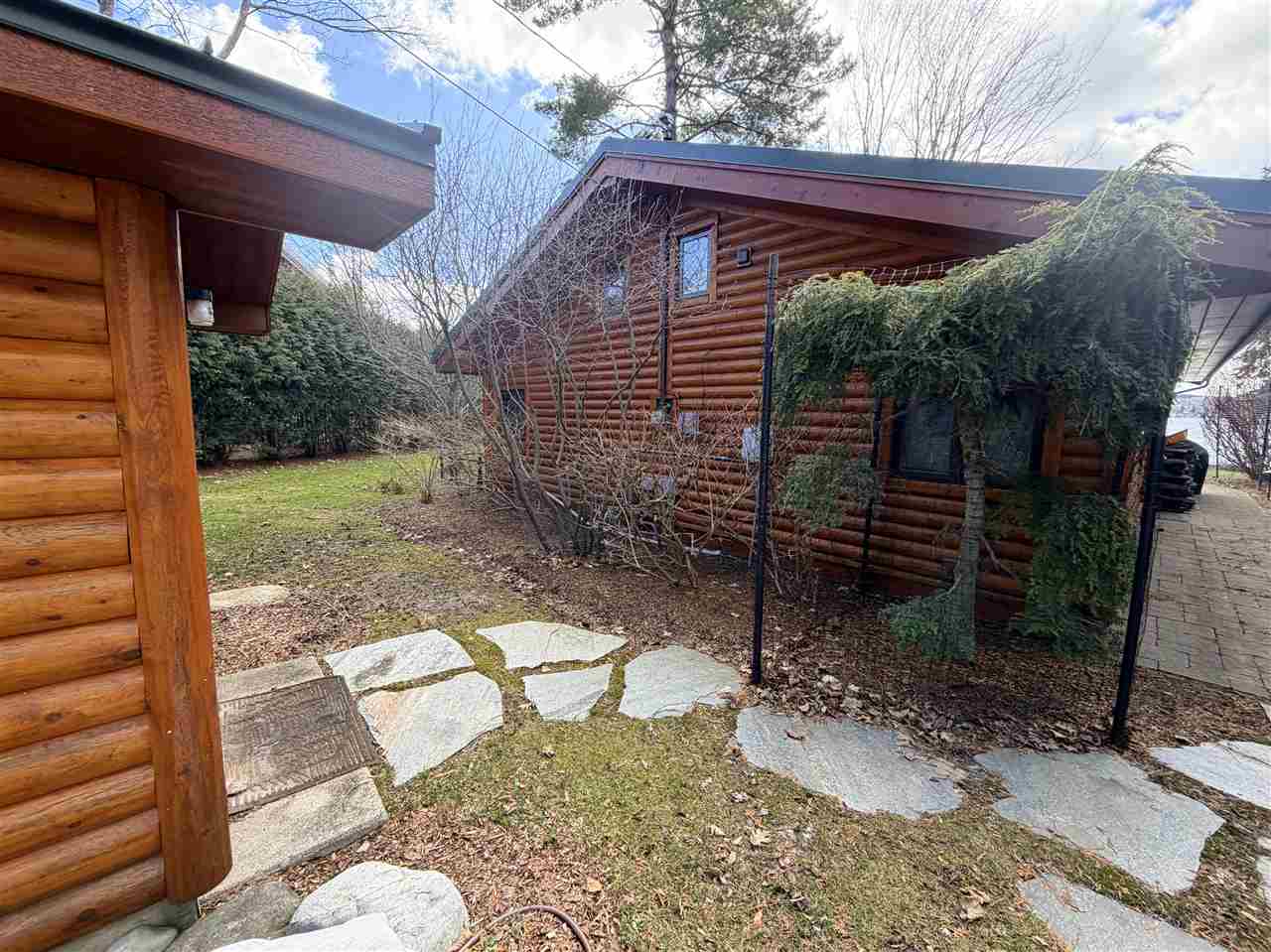 647 Woodland Drive