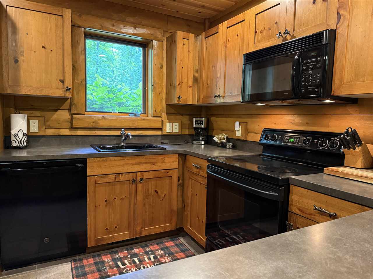 670 Beech Drive Unit: 9 "C"