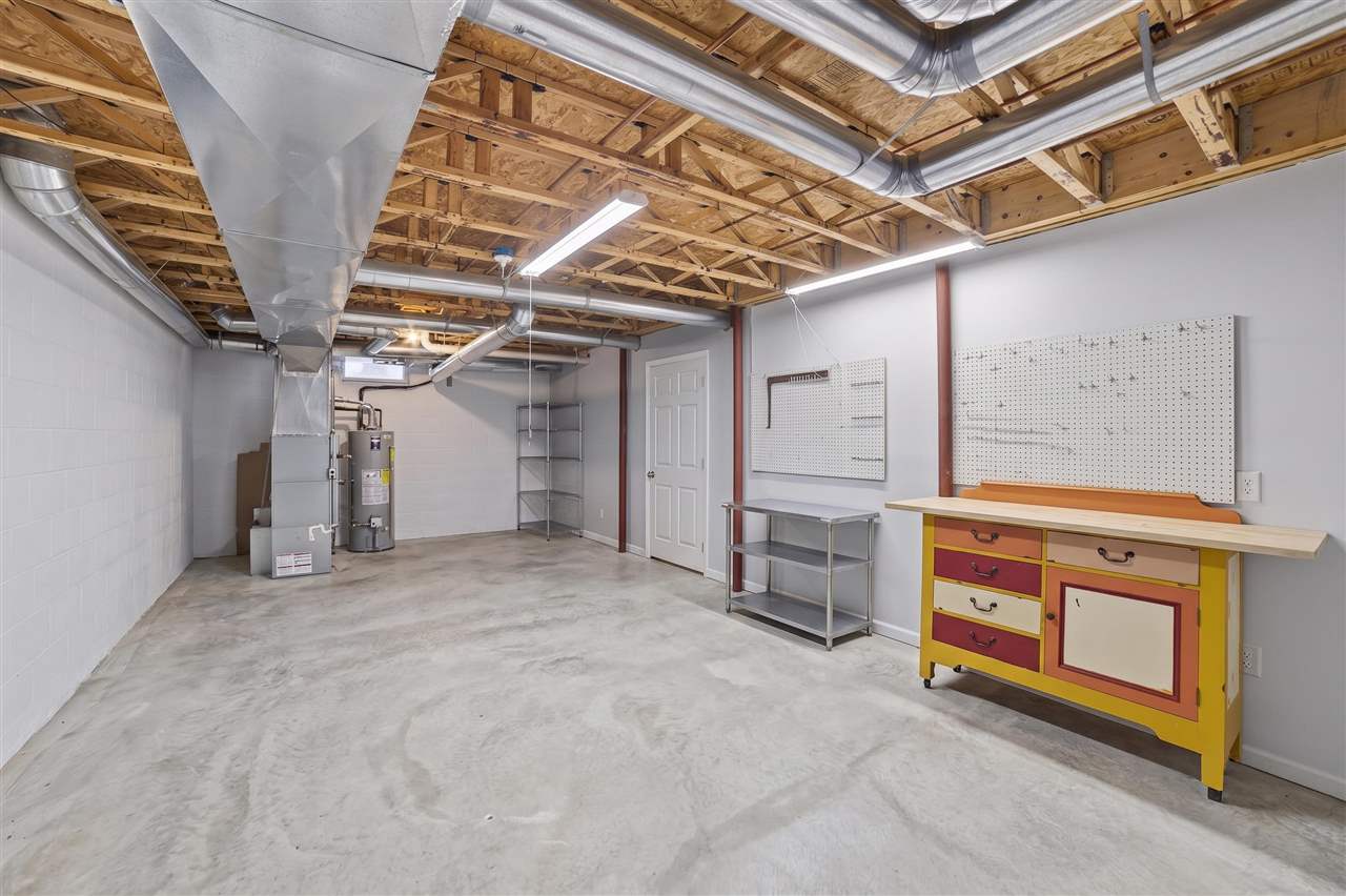 315 W Hurlbut Avenue