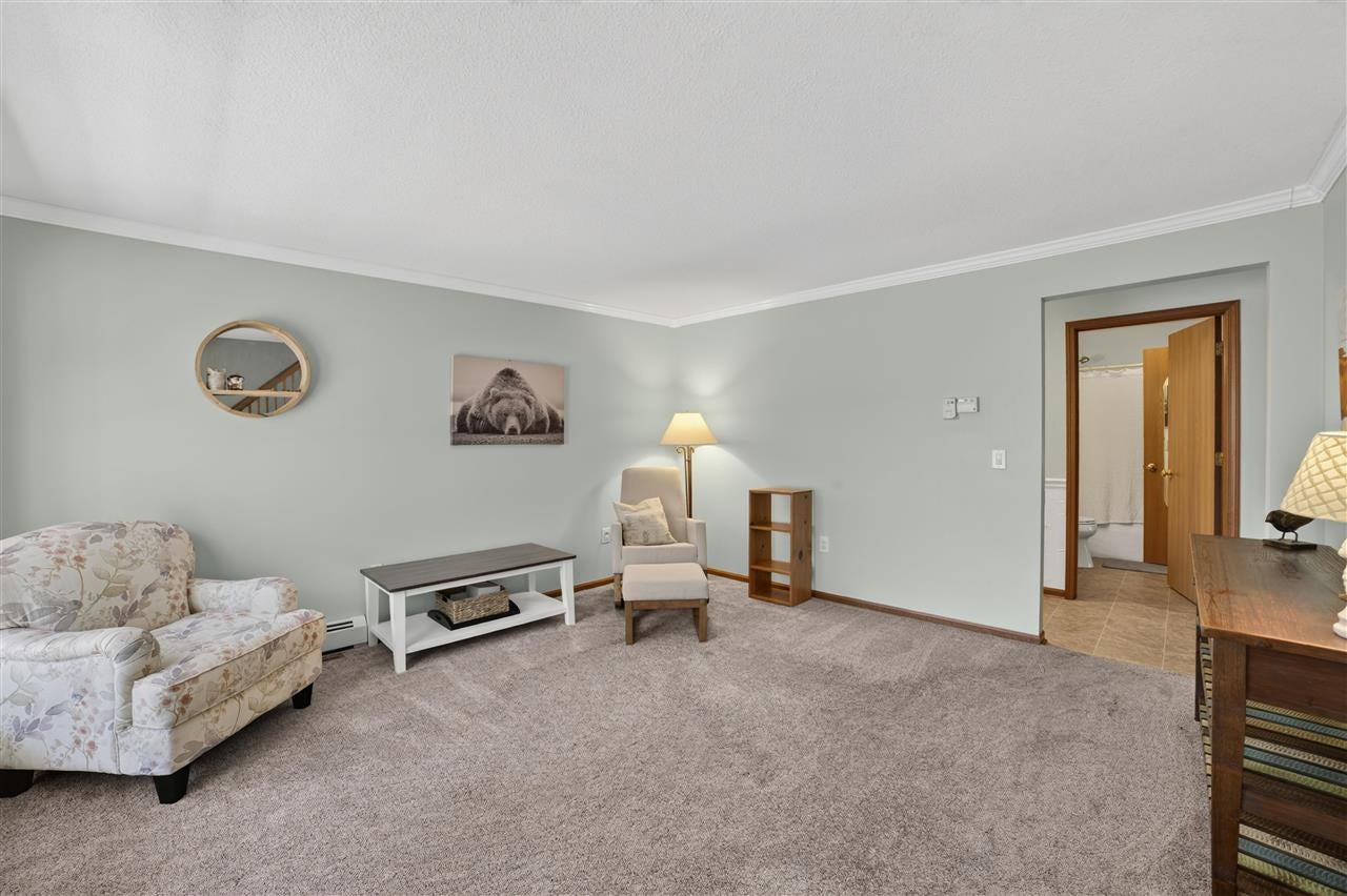 315 W Hurlbut Avenue