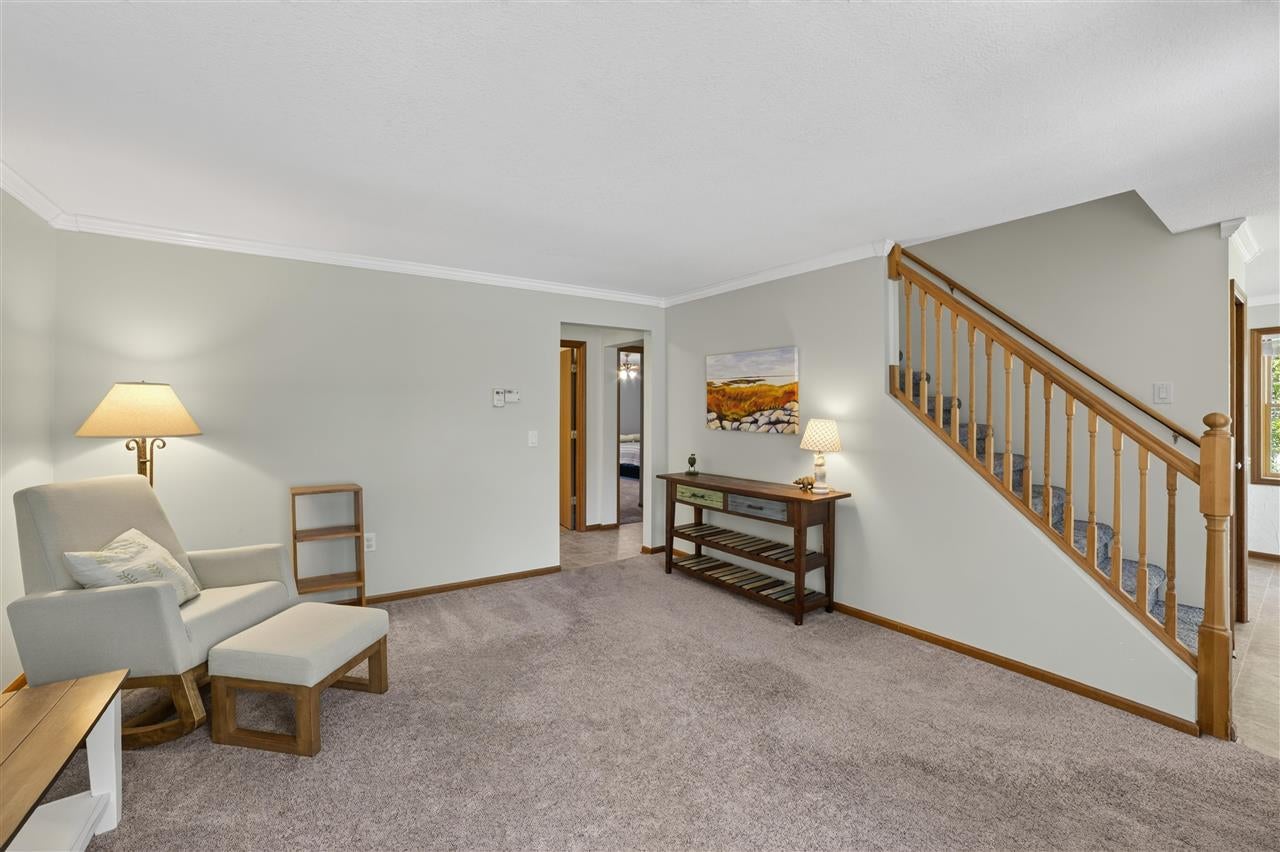 315 W Hurlbut Avenue