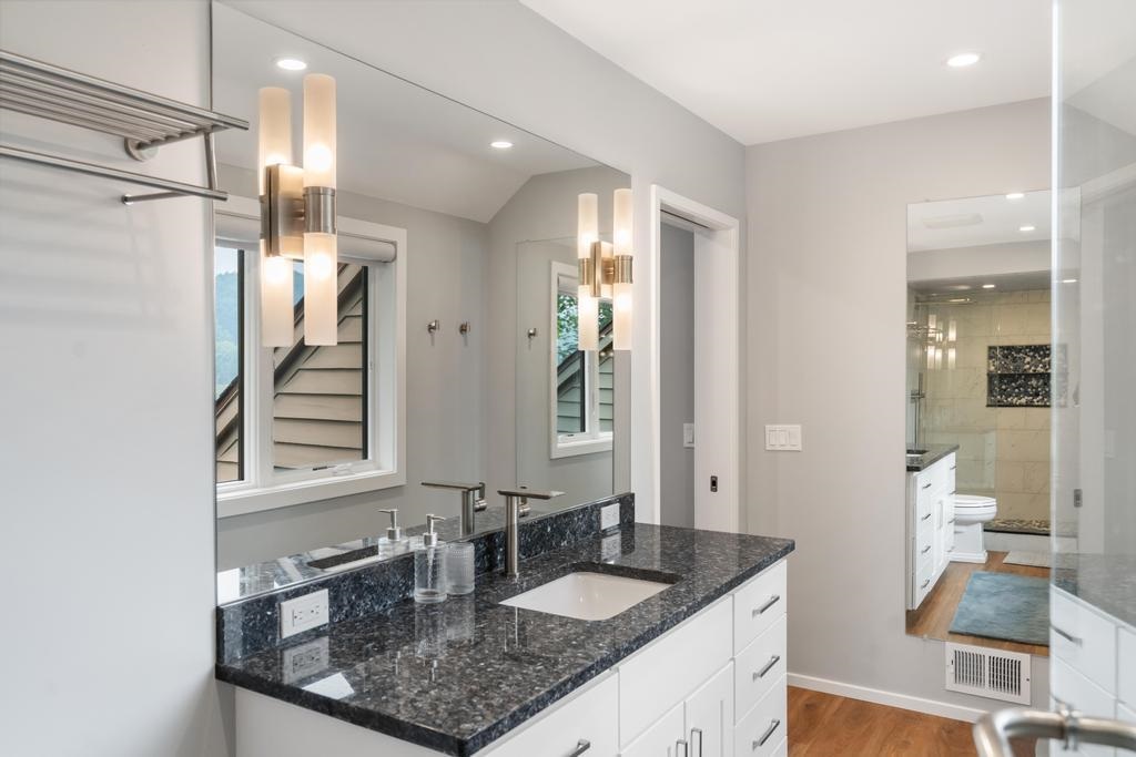 700 Front Street Unit: 76