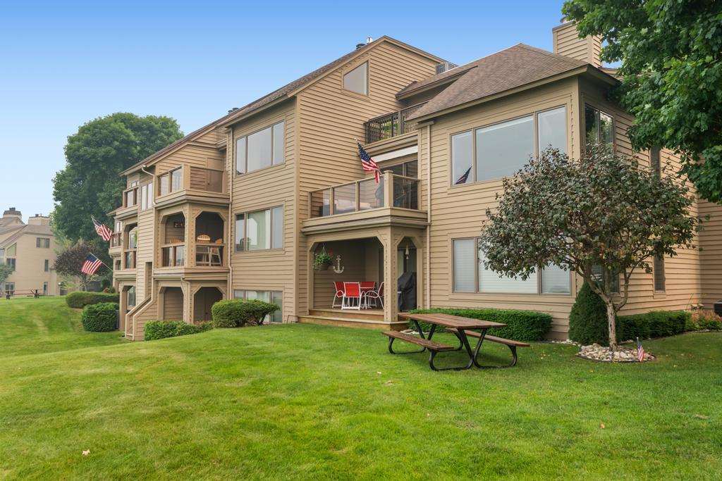 700 Front Street Unit: 76