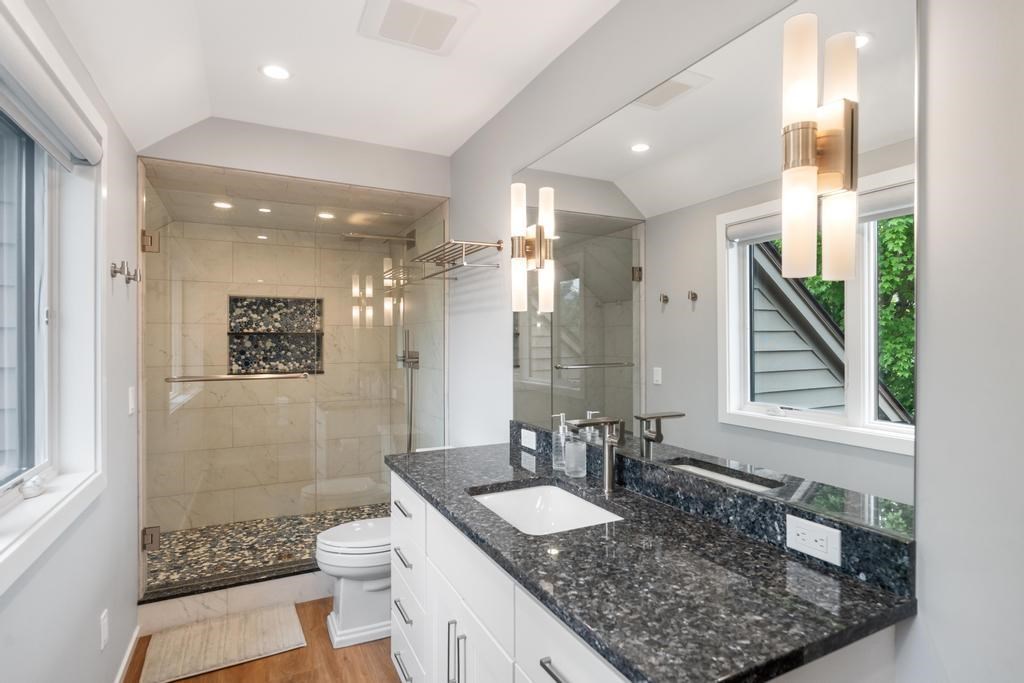 700 Front Street Unit: 76