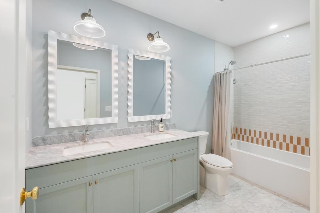 4564 Oak Bluff