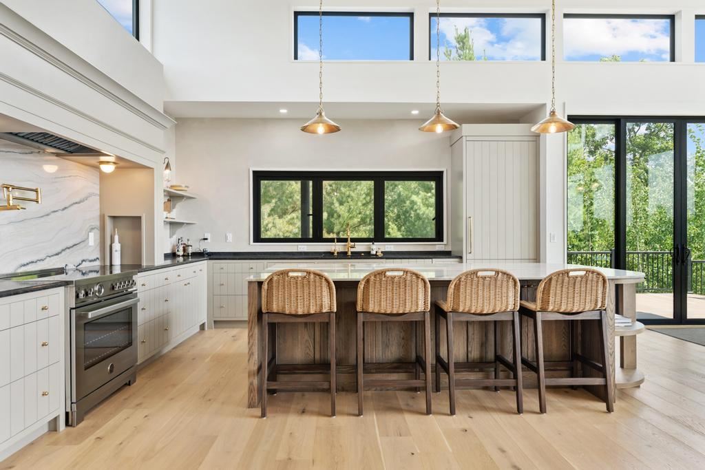 4564 Oak Bluff