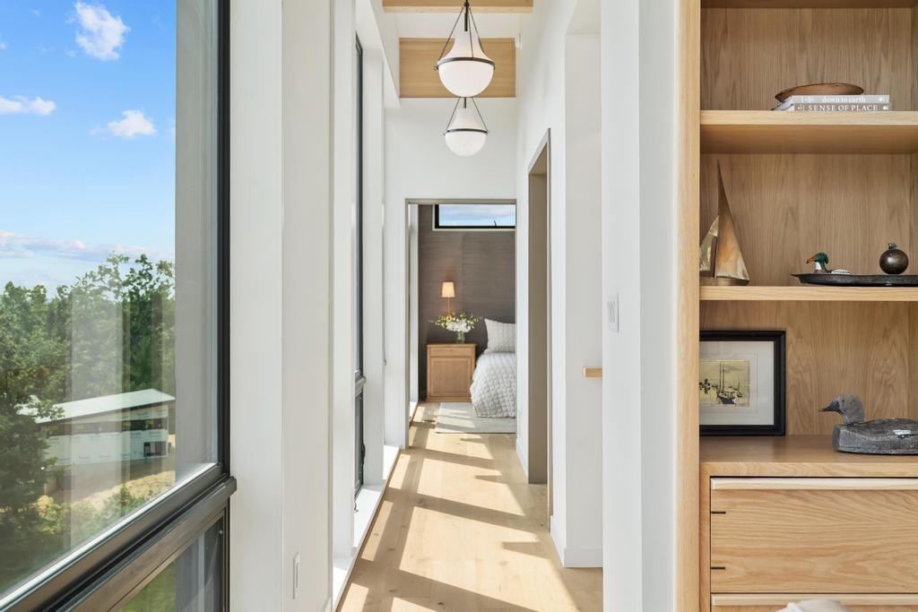 4564 Oak Bluff