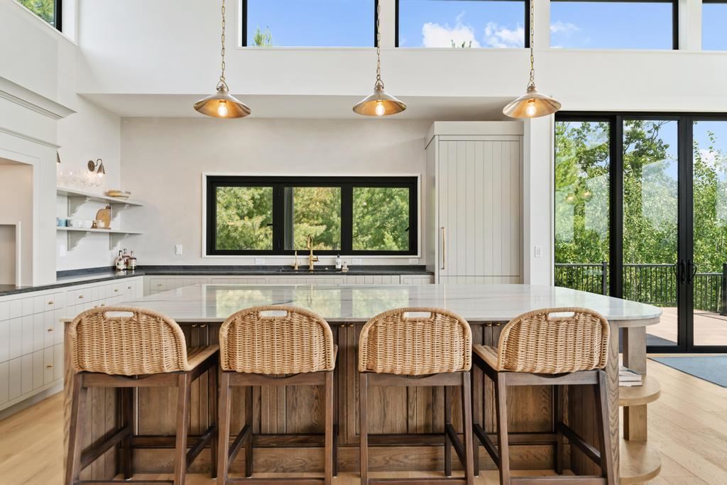 4564 Oak Bluff