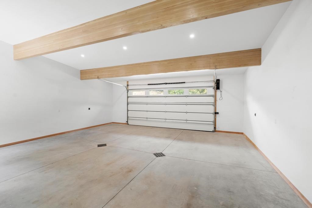 4564 Oak Bluff