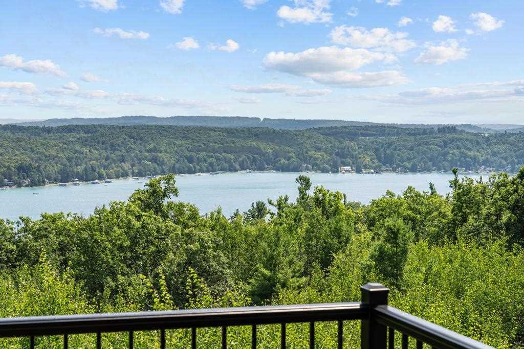 4564 Oak Bluff