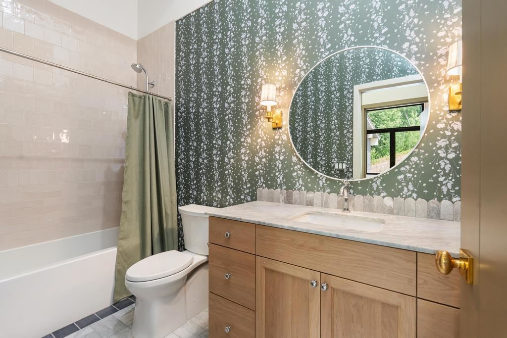 4564 Oak Bluff