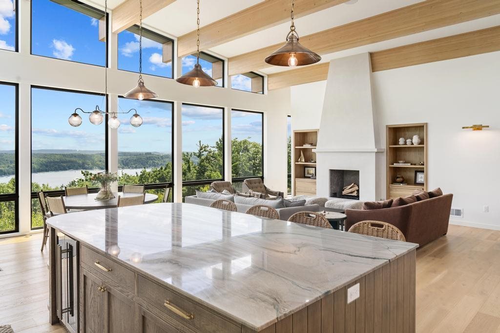 4564 Oak Bluff