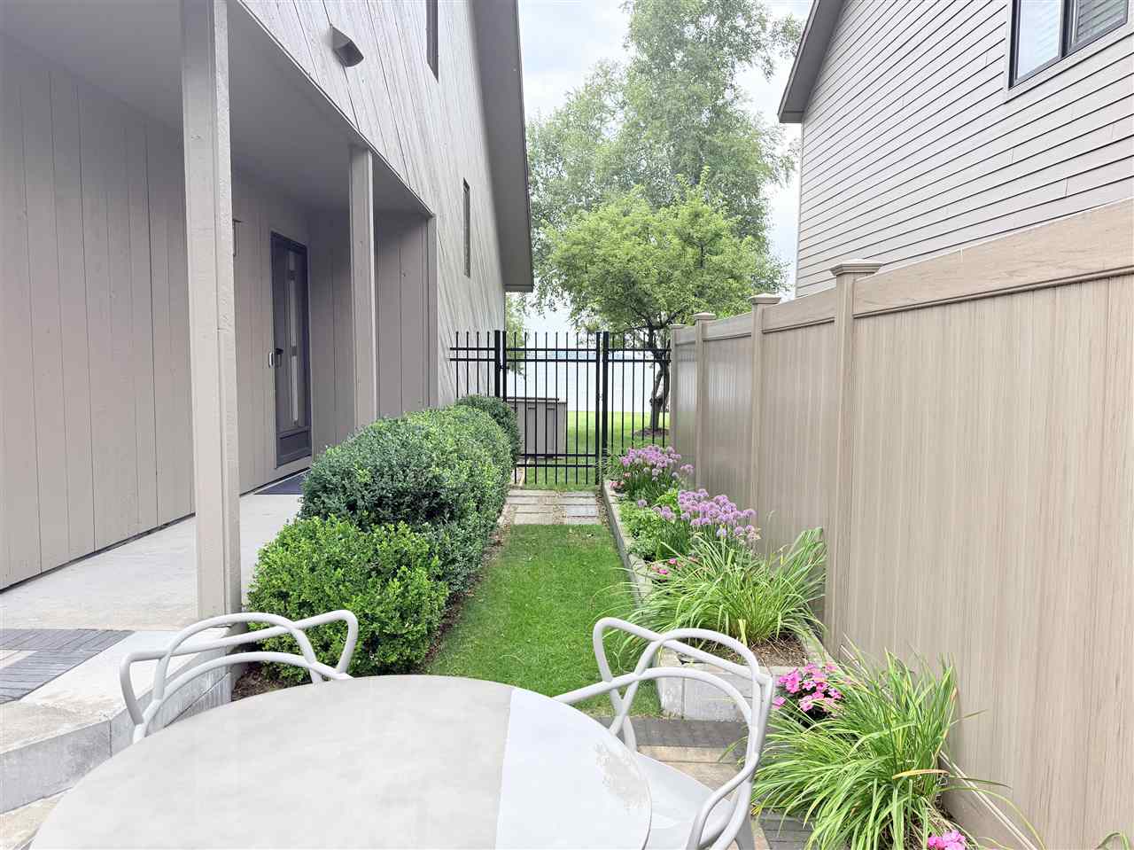 4000 Hemingway Pointe Club Drive Unit: Condo 55/Slip 42