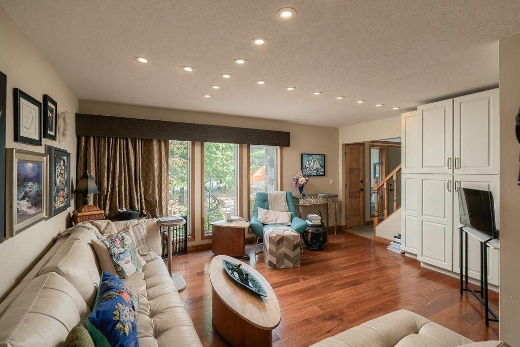 4240 N Concorde