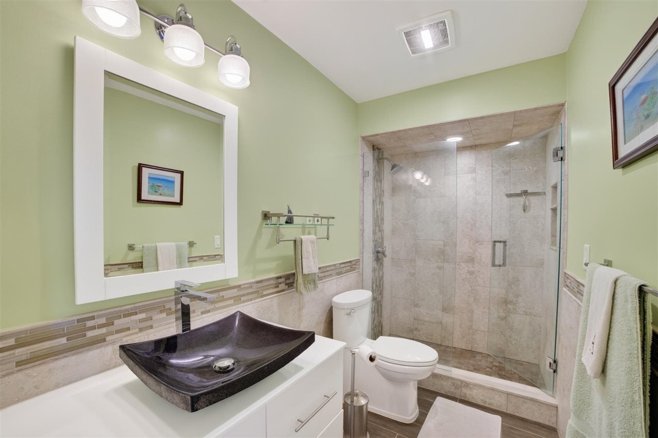1022 Marina Bluff Dr. Unit: 1022