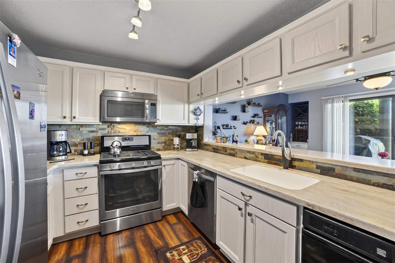 1022 Marina Bluff Dr. Unit: 1022