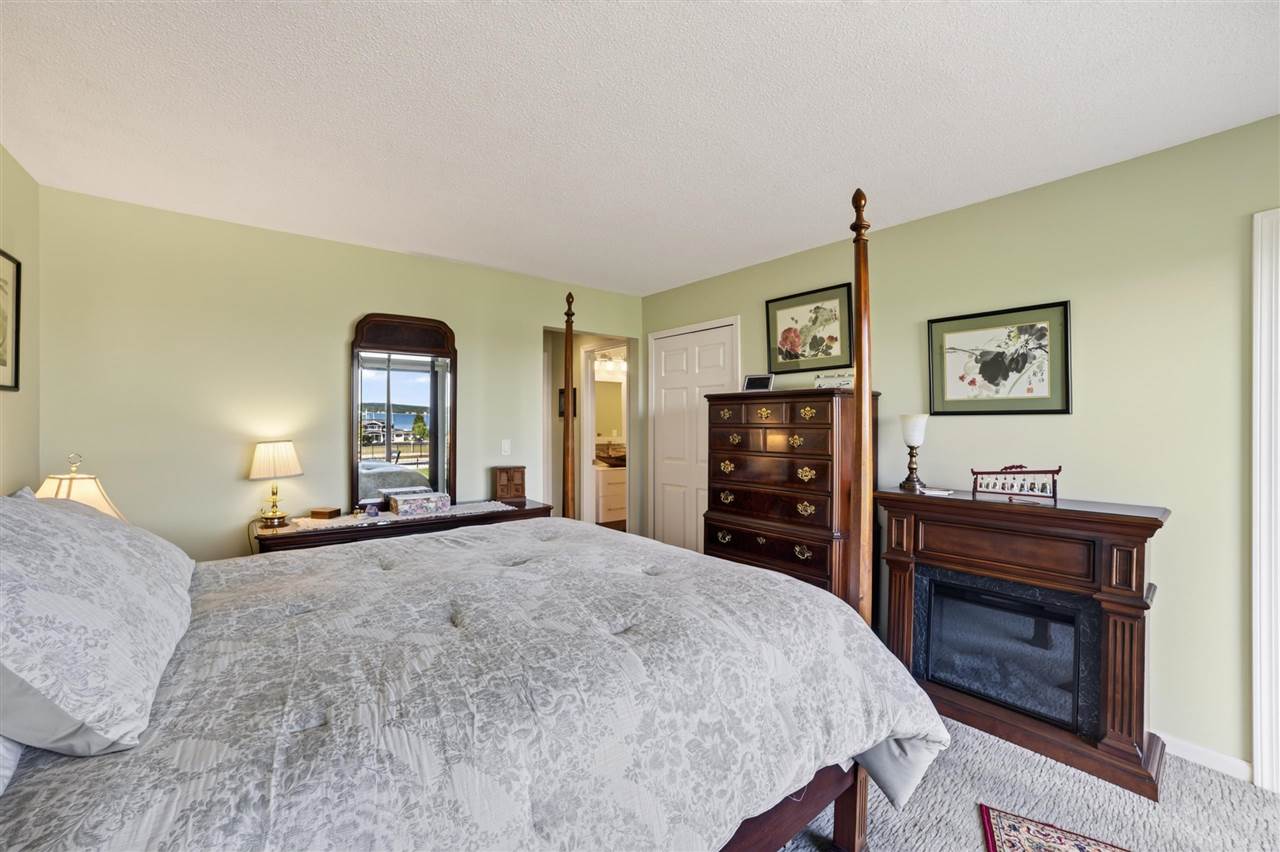 1022 Marina Bluff Dr.