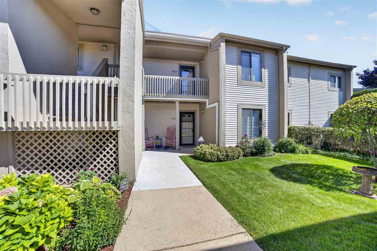1022 Marina Bluff Dr. Unit: 1022