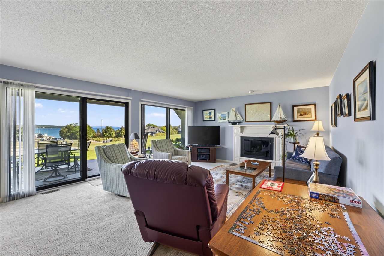 1022 Marina Bluff Dr. Unit: 1022