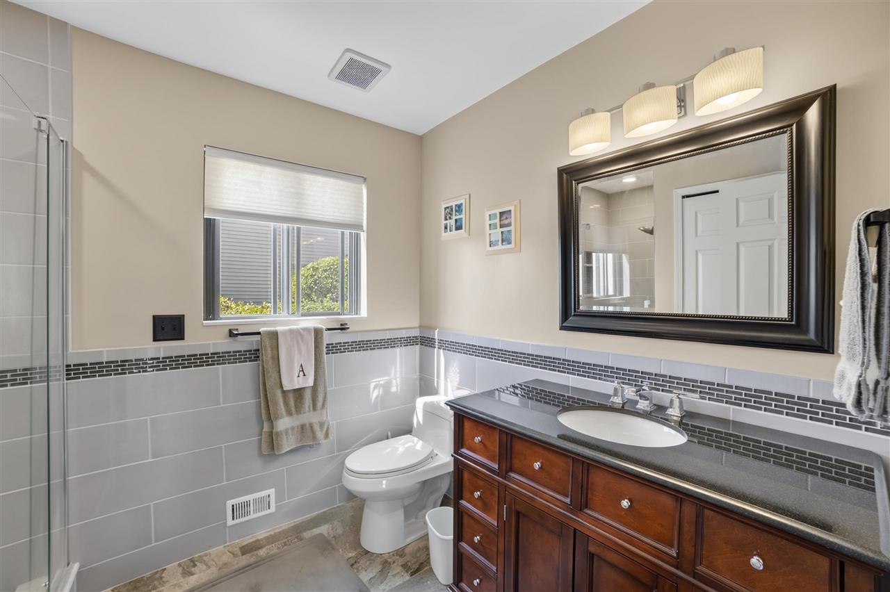1022 Marina Bluff Dr. Unit: 1022