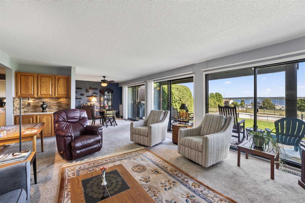 1022 Marina Bluff Dr. Unit: 1022