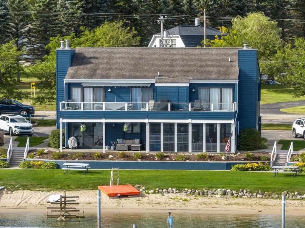 504 N Lake Street Unit: 9