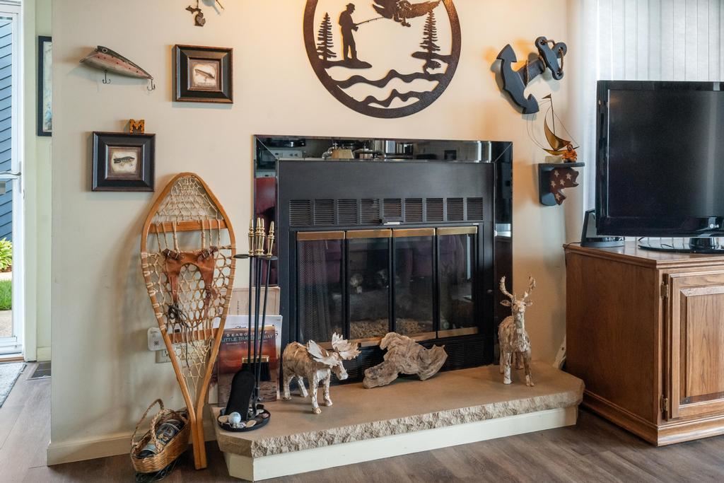 504 N Lake Street Unit: 9