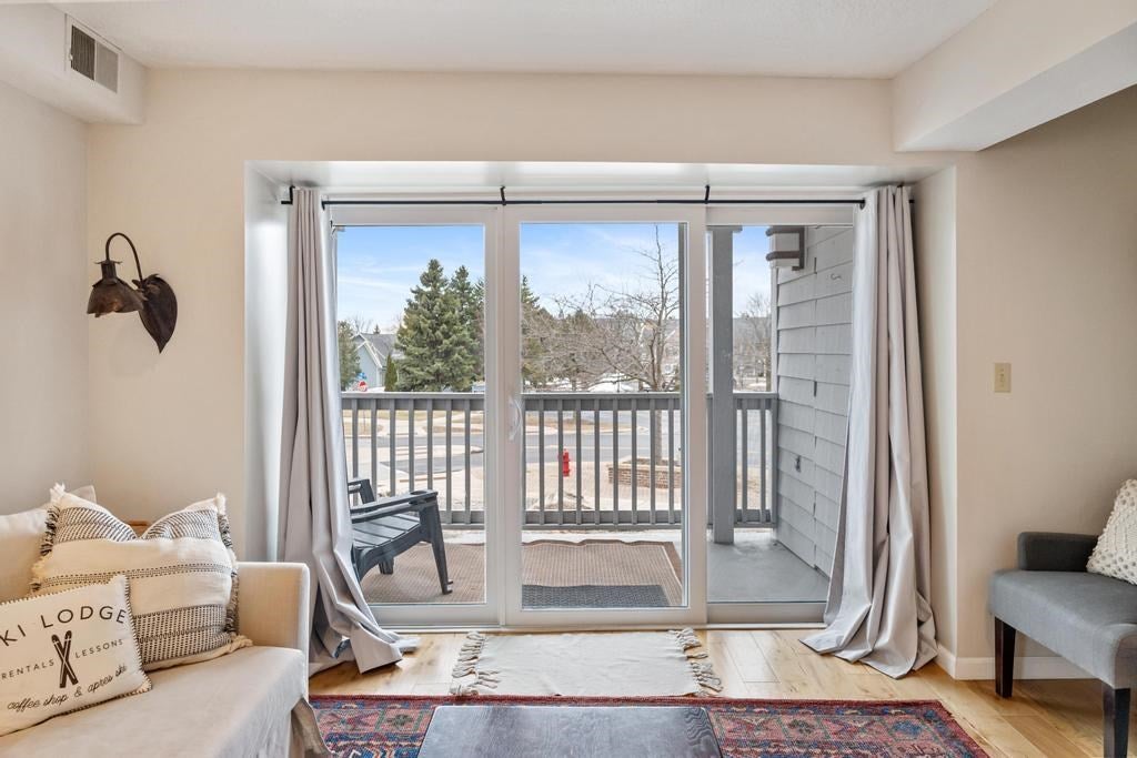 6 W Main Street Unit: 1