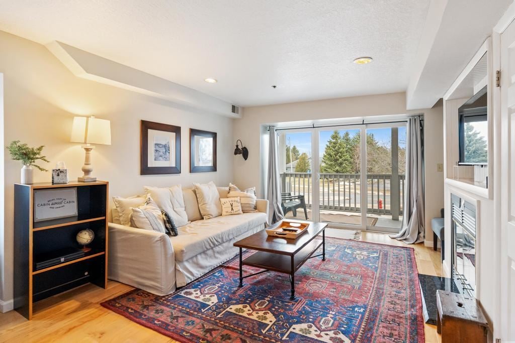 6 W Main Street Unit: 1