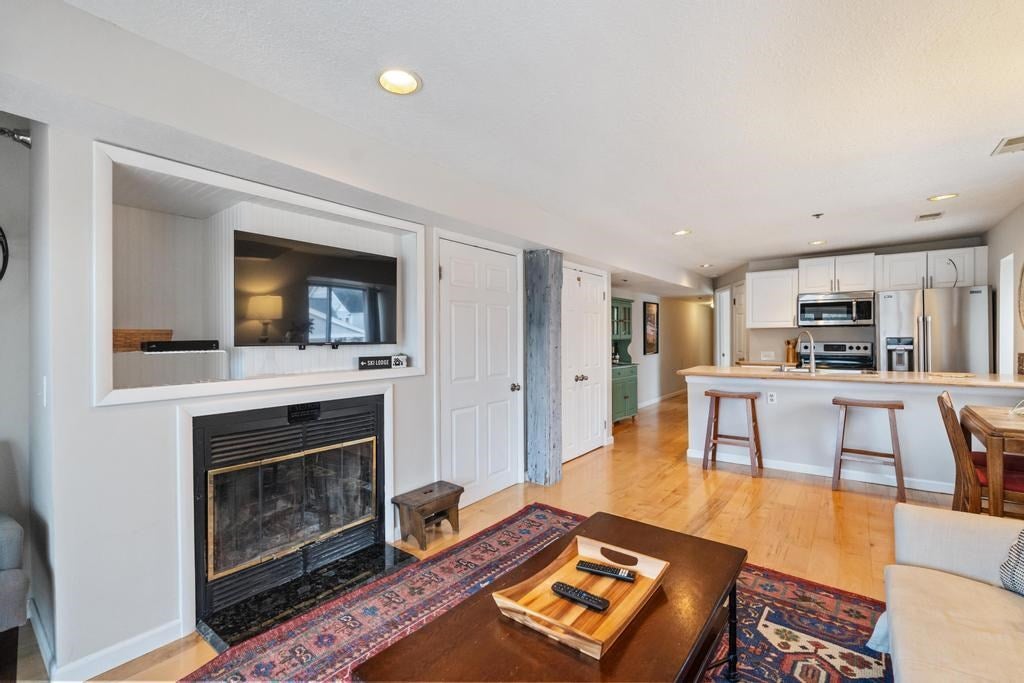 6 W Main Street Unit: 1