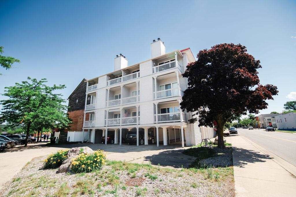 6 W Main Street Unit: 1